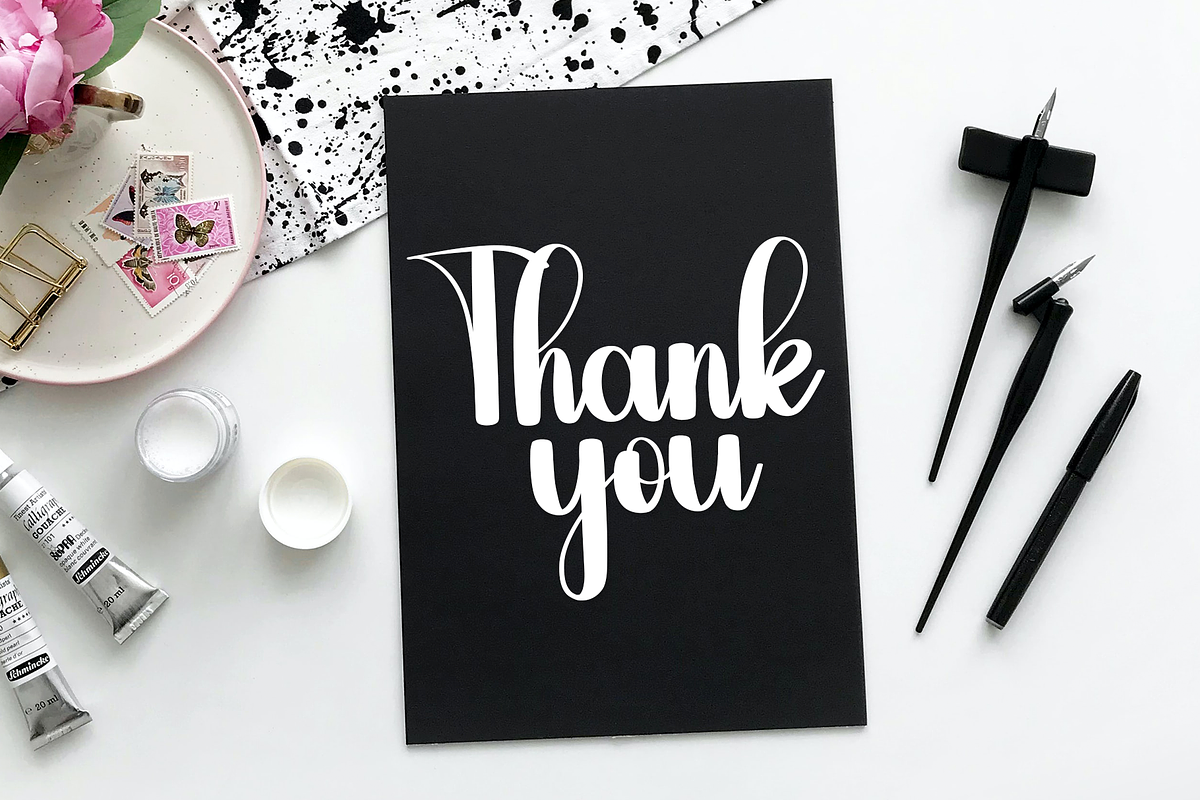 Lighting, a Handwritten Font by InermediaSTUDIO (Photo 6 of 7)
