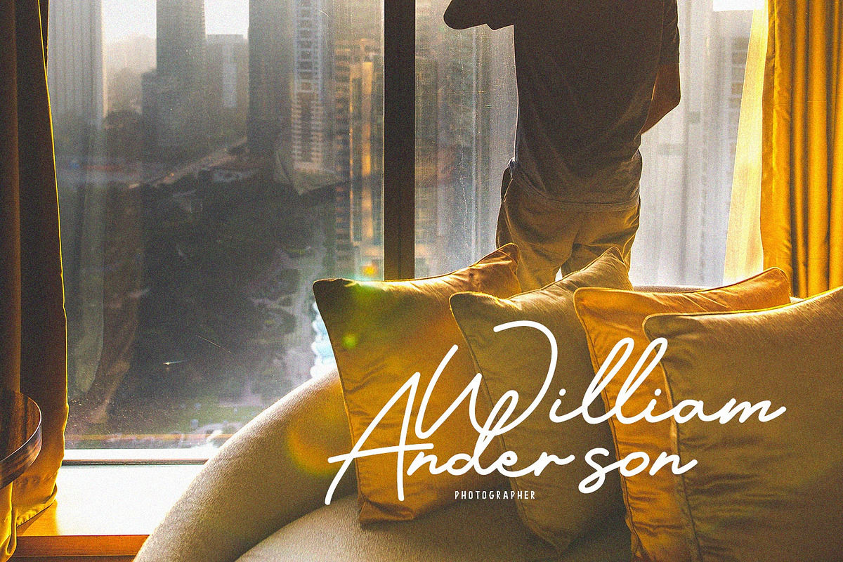 Designer Signature Font preview 2