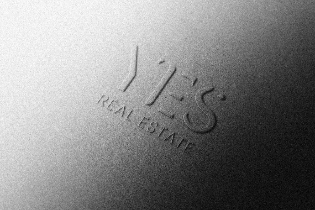 Laura - A Minimal Luxury Font, a Serif Font by AndrewPixelType (Photo 2 of 8)