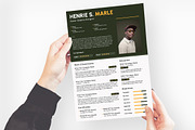 Green Abstract Background Resume, a Resume Template by iDoodle Studio (Thumbnail 3 of 4)