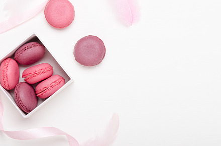 Box with colorful macaroons