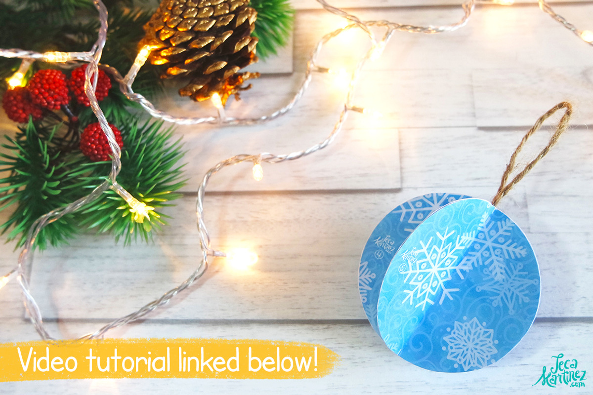 Animated Snowflakes Ornament, an Illustration by Jeca Martinez (Photo 5 of 5)