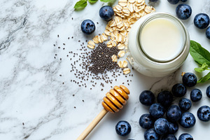 Healthy breakfast bowl with berries, a Photo by Beautiful things