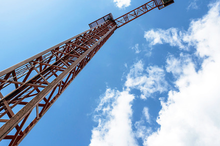 Construction crane