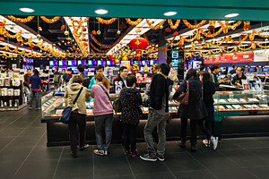 People in the mall, a Photo by saiko3p