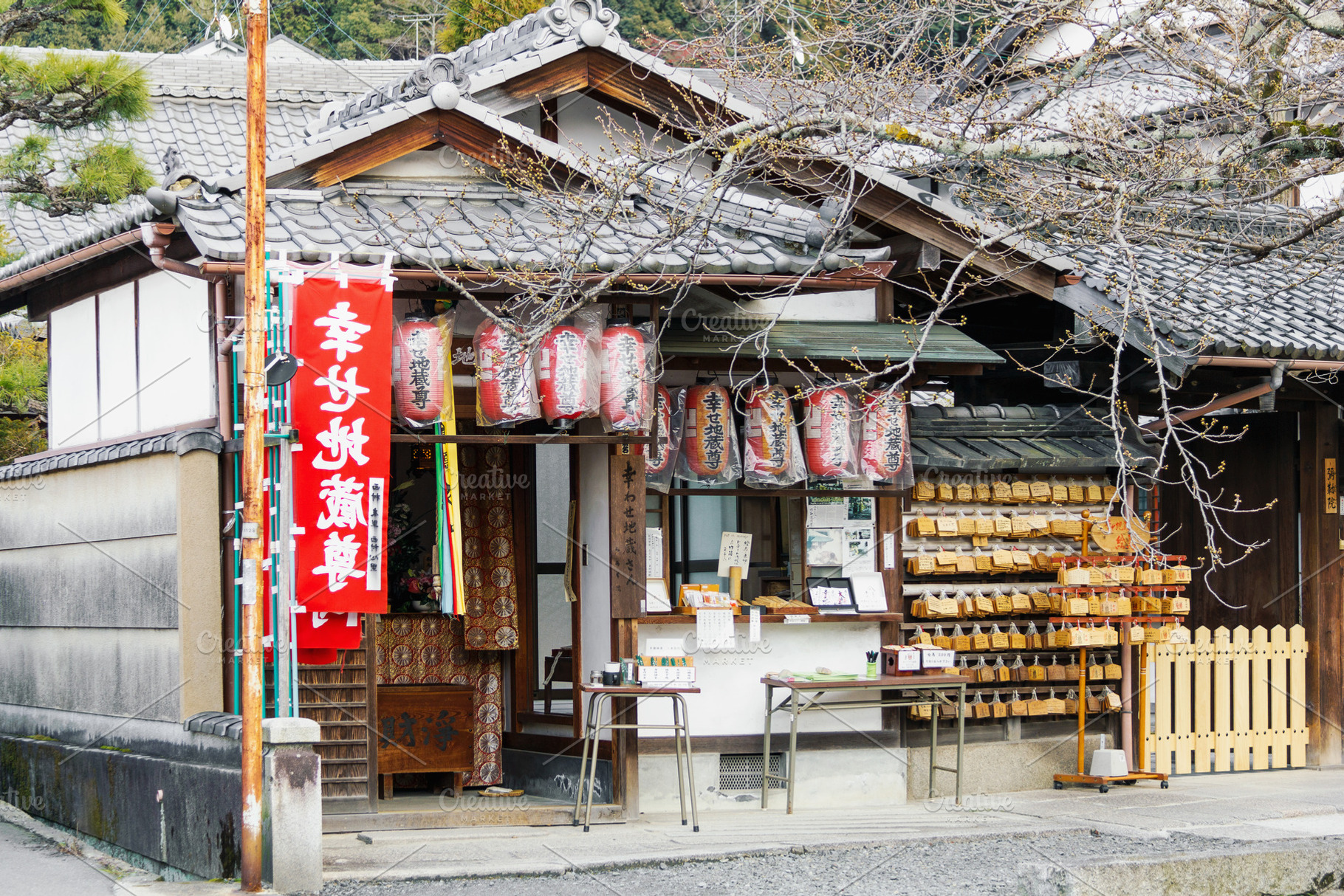 Japanese Buddhist shrine in Kyoto, an Architecture Photo by BOOCYS