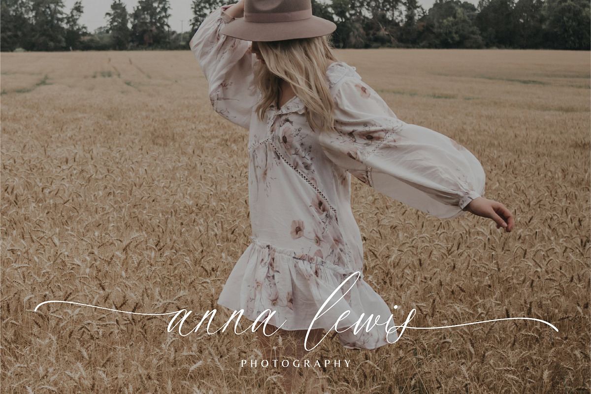 Aveline Script, a Script Font by Prestige Artsy Studio (Photo 5 of 11)