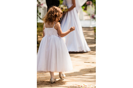 The little girl and brides at the, a Person Photo by oksix