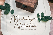Thoderan Notes - Signature Font, a Script Font by Kotak Kuning Studio (Thumbnail 8 of 9)