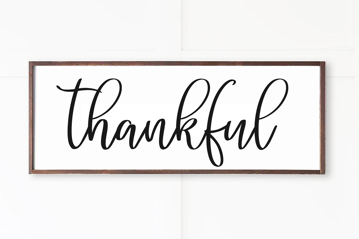 Raelyn - Lovely Script Font, a Script Font by Jozoor (Photo 5 of 8)