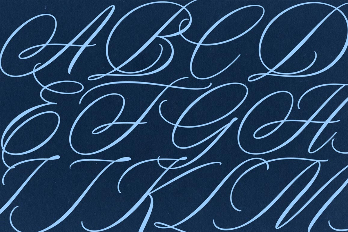Duende Script Light preview 5