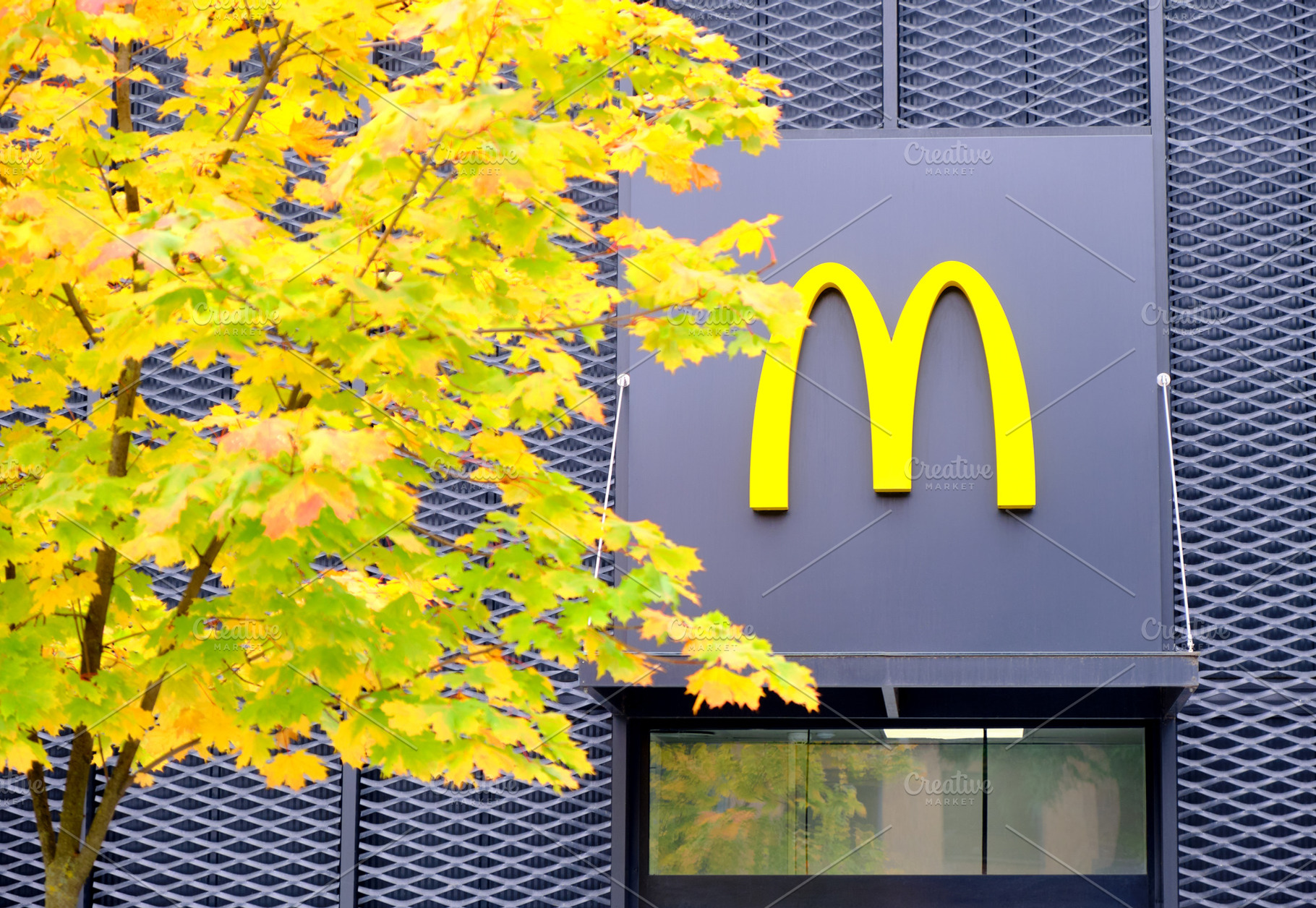 McDonalds fast food restaurant sign, a Business Photo by BOOCYS