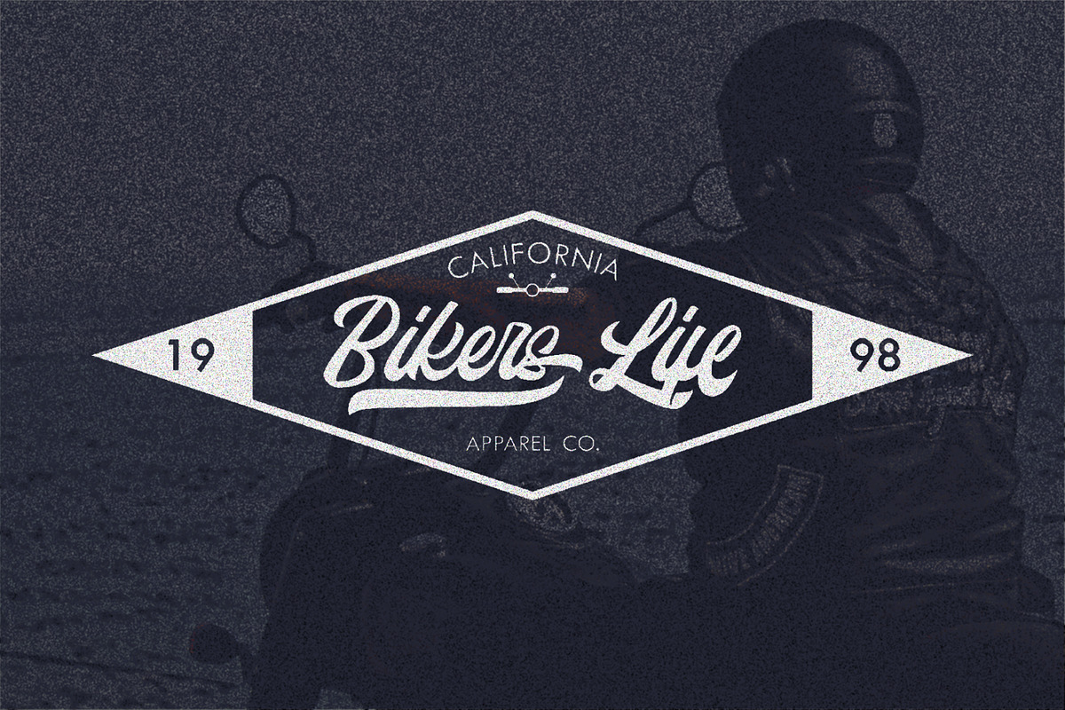 Eastchaft - Script Font preview 3