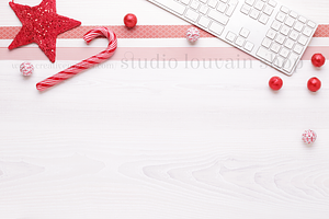 Christmas Desktop - red mockup