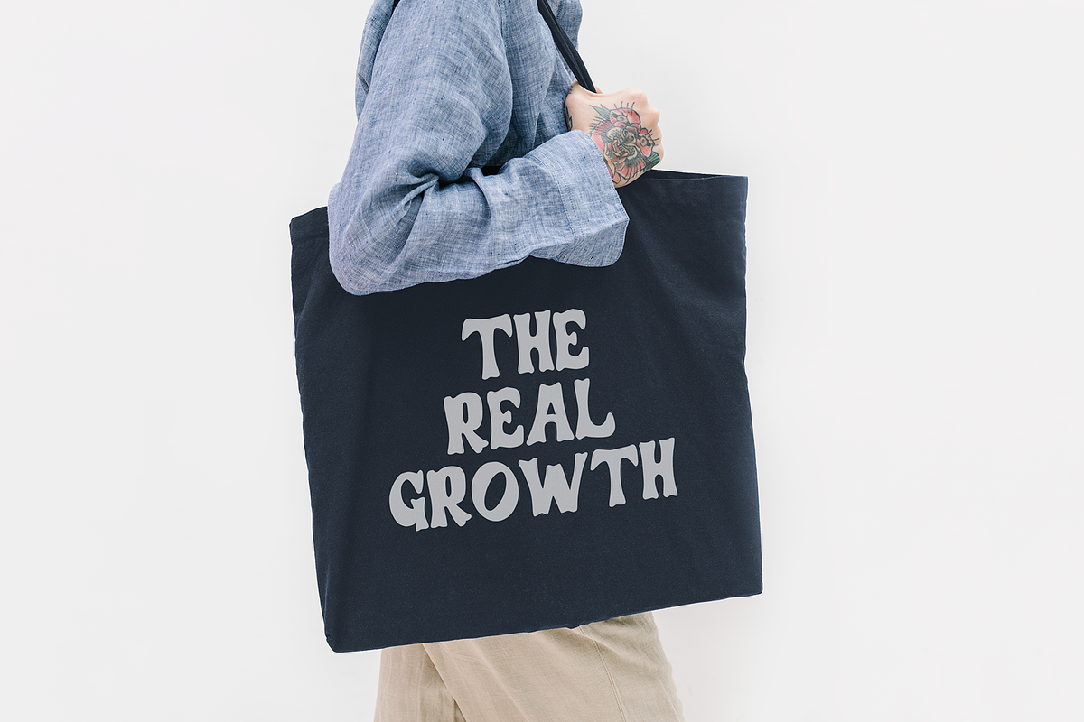 Monaqe Groovy Font, a Font by Authentic Studio (Photo 5 of 7)