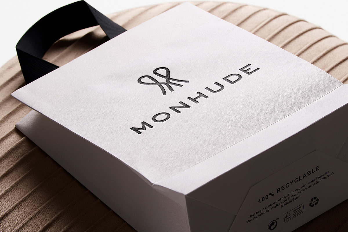 Logo Mockup Shopping Bag on a Puff, a Product Mockup by Asylab (Photo 1 of 5)