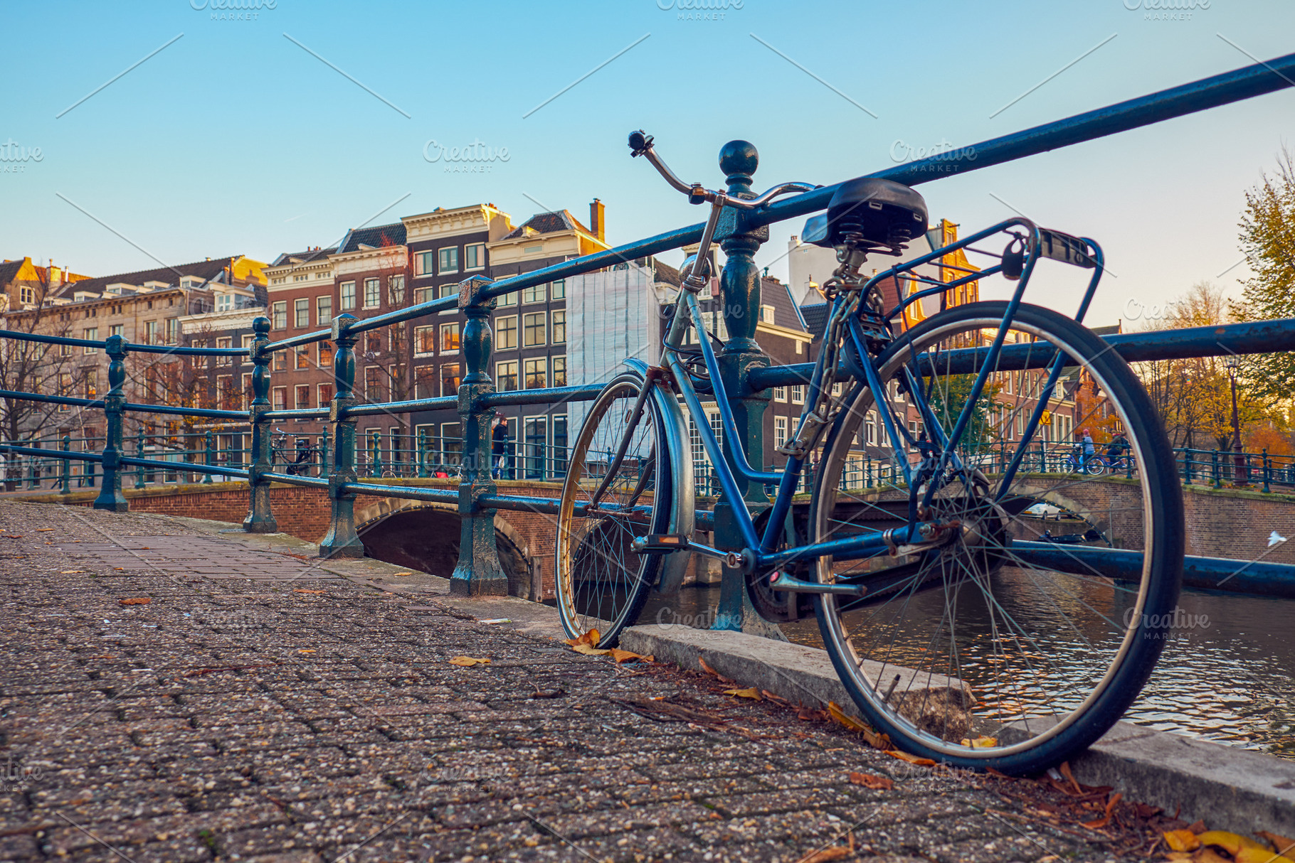 Bicycle in Amsterdam, a Photo by badahos