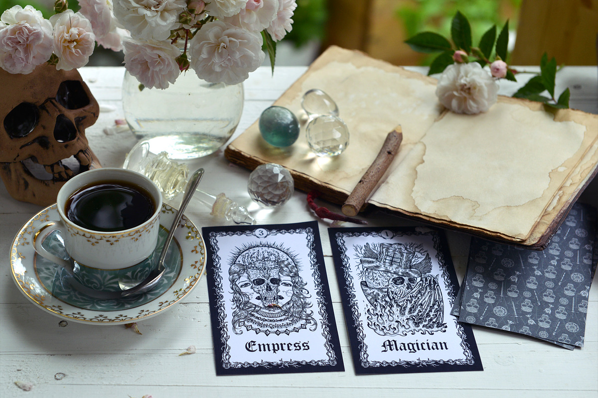 Eternal Bones Tarot, an Illustration by Samiramay (Photo 4 of 11)
