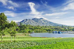 Batur volcano, a Photo by saiko3p