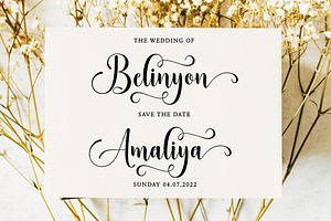 Abongia Script Font