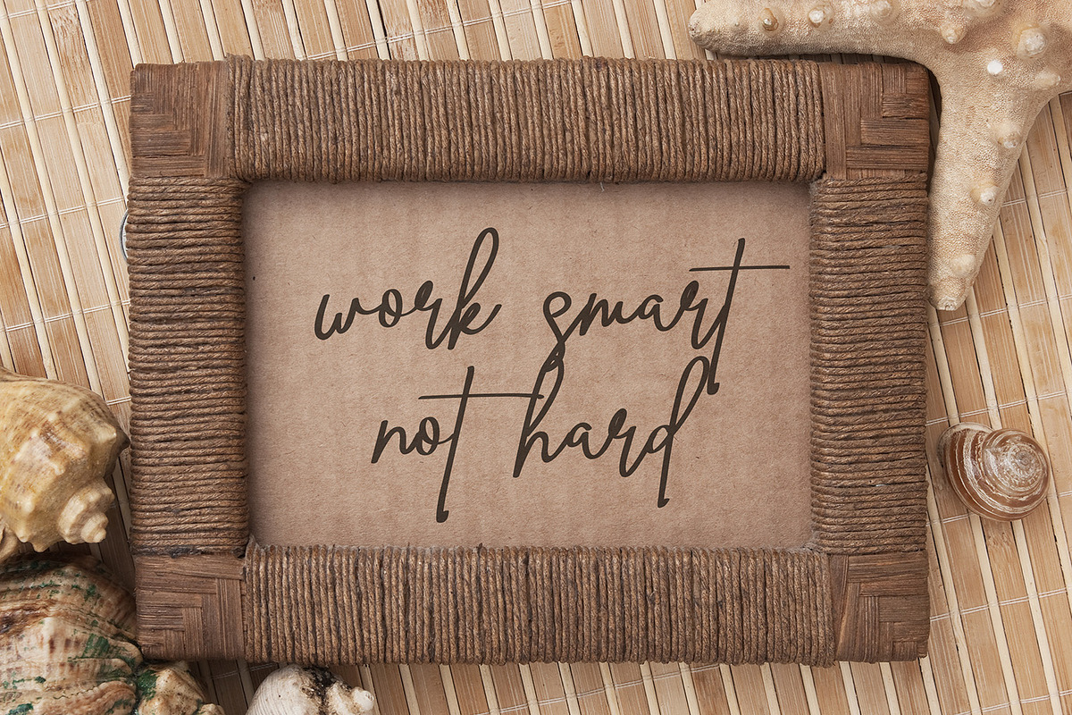 Ving Smith - Handwritten Font preview 6
