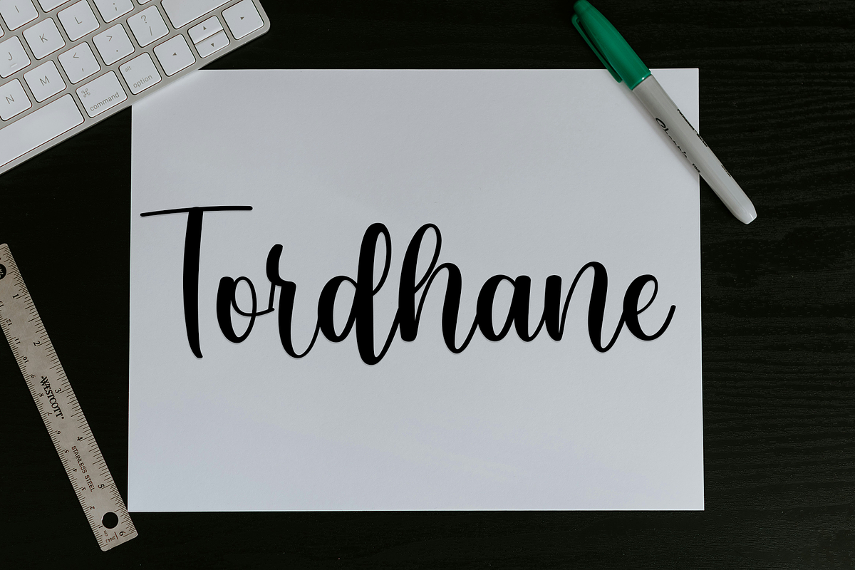 Berry Smoothie, a Handwritten Font by FreshTypeINK (Photo 6 of 8)