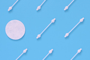 Pattern of cotton swabs and pad featuring cotton discs, pad, and swab