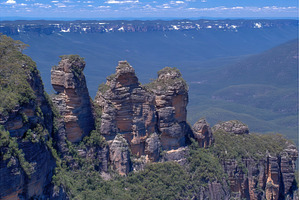 The famous Three Sisters landmark in, an Animal Photo by ZinetroN
