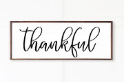 Raelyn - Lovely Script Font, a Script Font by Jozoor (Thumbnail 5 of 8)