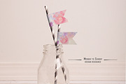 5 Party Straws with Flags!, a Product Mockup by Snark Heart (Thumbnail 3 of 3)