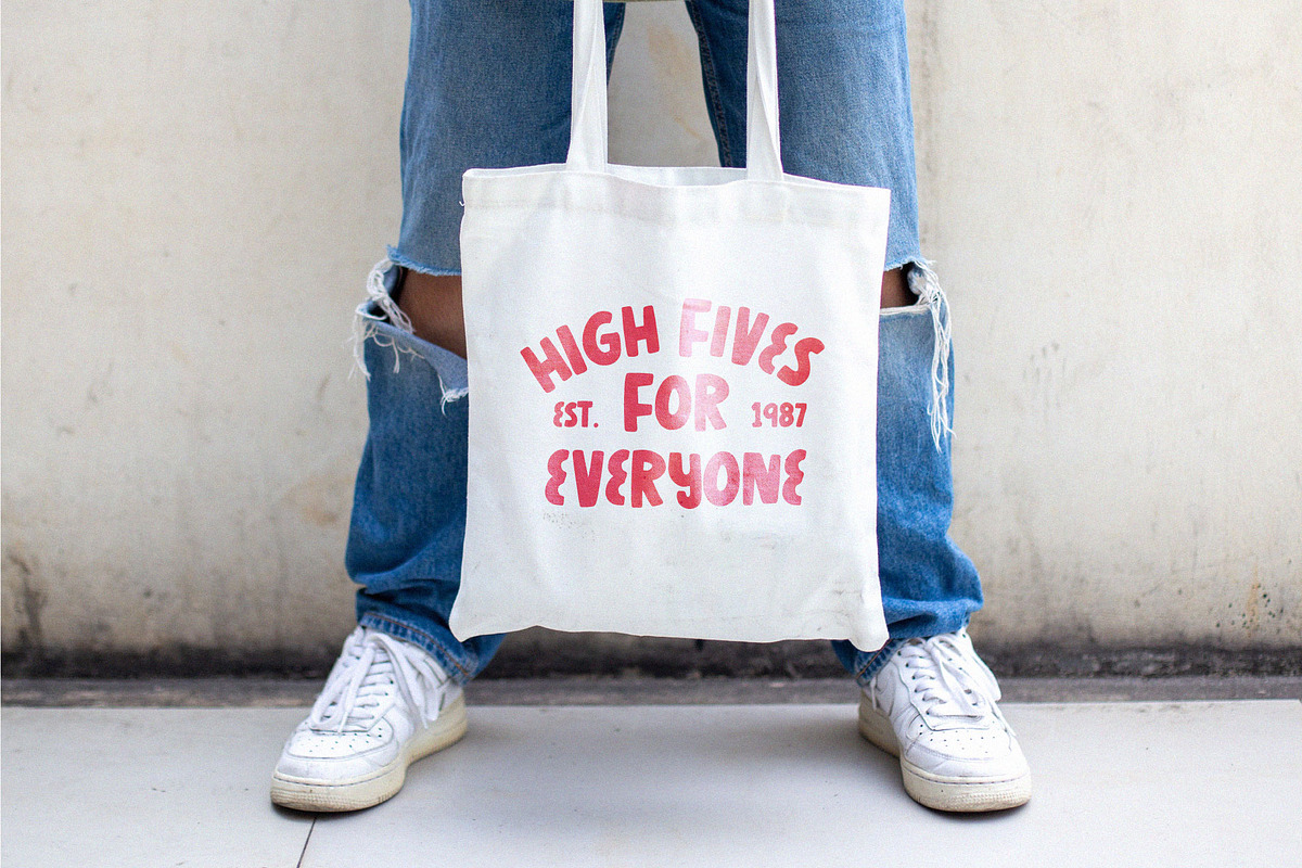 Stomping Grounds • Bubble Font, a Sans Serif Font by Becky Simpson (Photo 9 of 21)