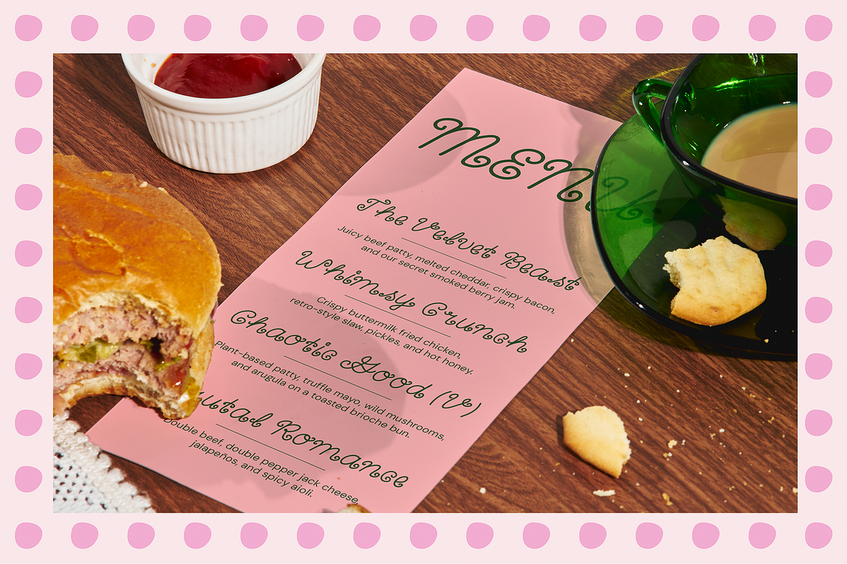 Lunetta Whimsical Swirly Font, a Handwritten Font by Nonceni (Photo 9 of 13)