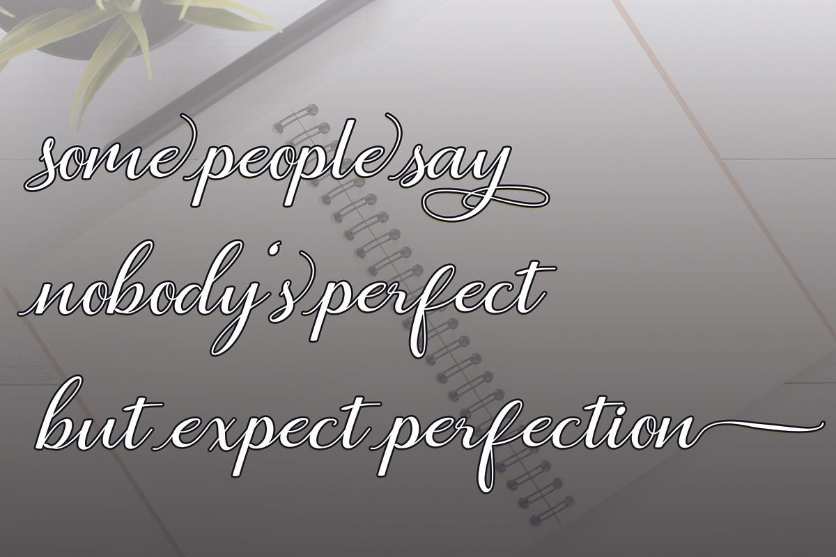 Seullanga Script Font preview 5