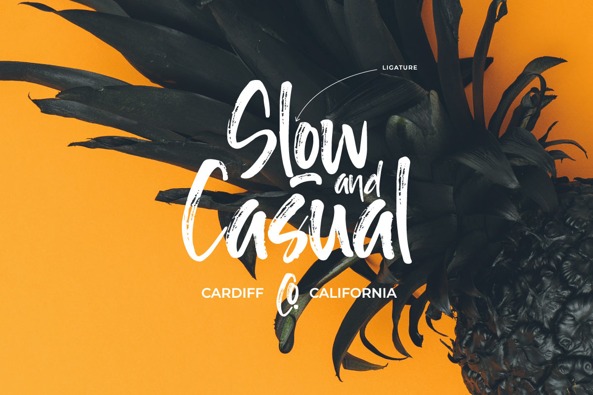 Samalona Textured Font preview 2