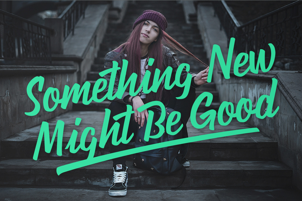 Ondfuturs - Script Font preview 3
