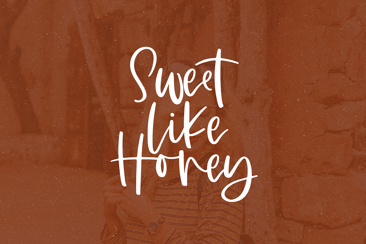 Moonlight - Handwritten Script Font preview 7
