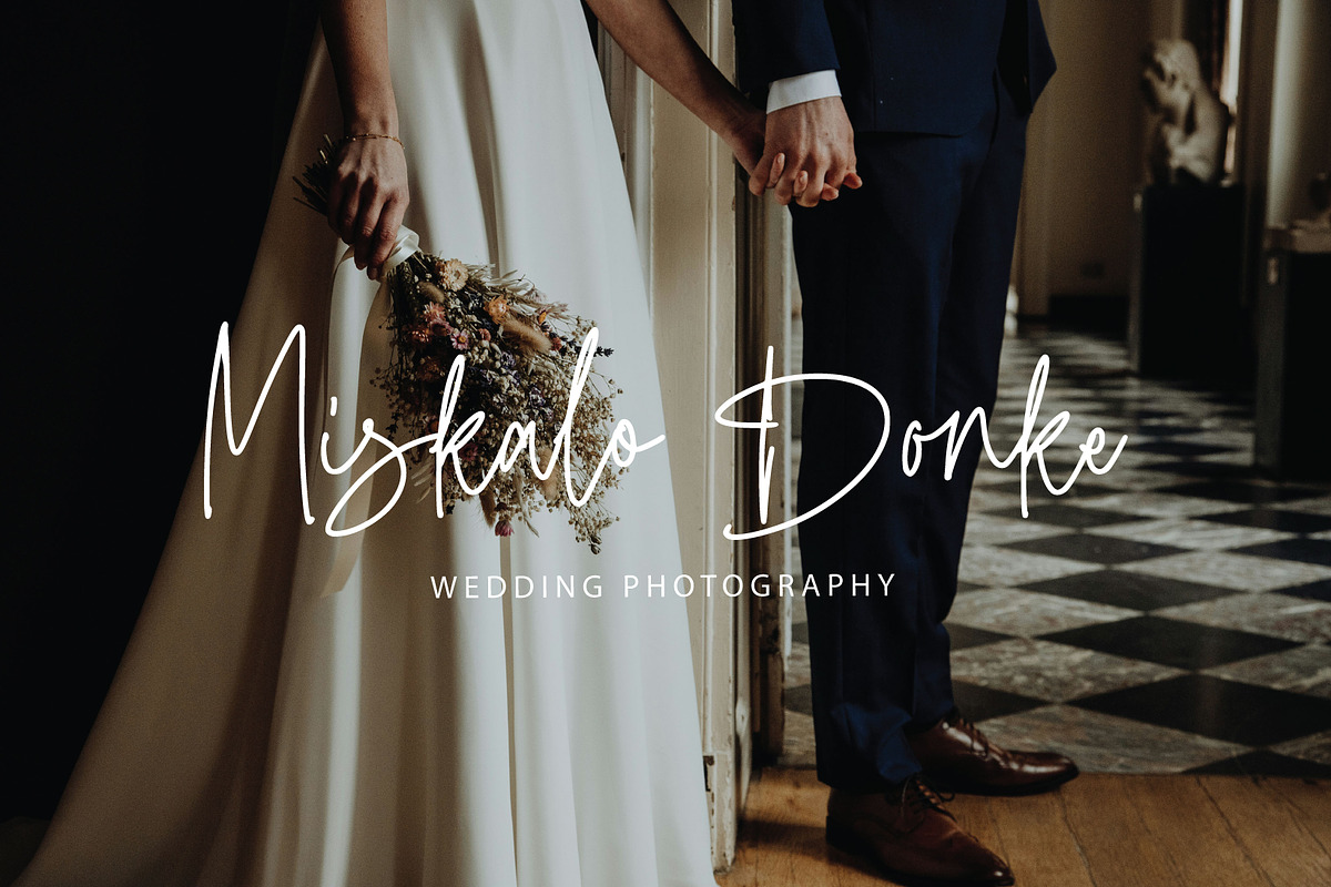 Gracelin Signature, a Handwritten Font by Eltypesstudio (Photo 2 of 10)