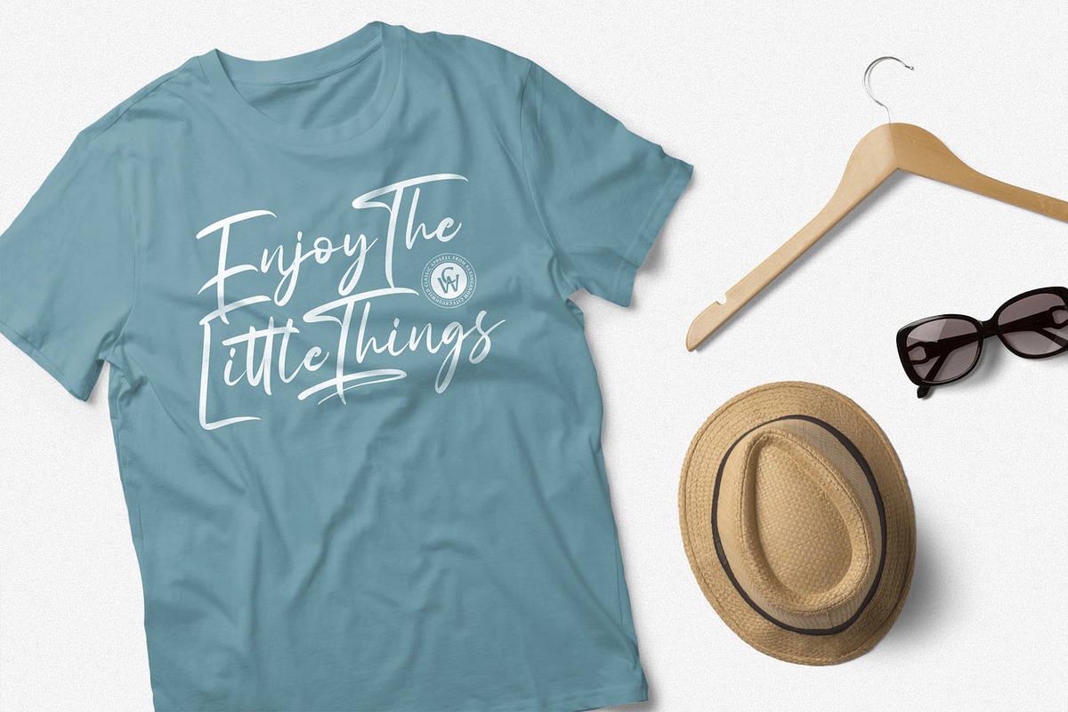 Fany Alleya - Handwritten Font, a Script Font by StringLabs (Photo 5 of 14)