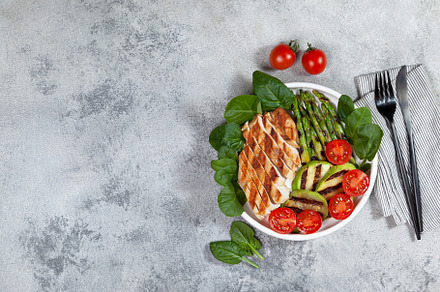 Barbecued chicken  and  vegetables