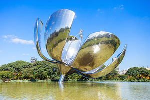 Floralis Generica, Buenos Aires, a Photo by saiko3p