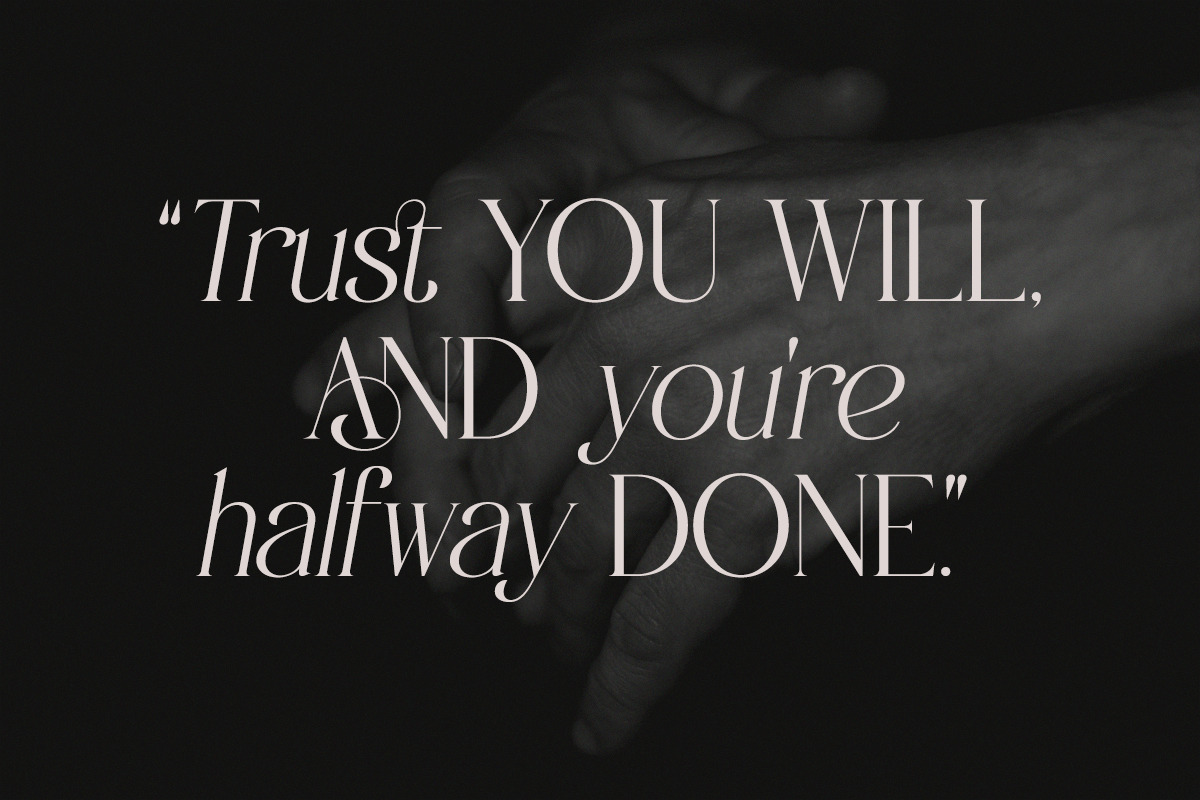 Augvari - Modern Luxury Serif, a Serif Font by Qweera Studio (Photo 2 of 12)