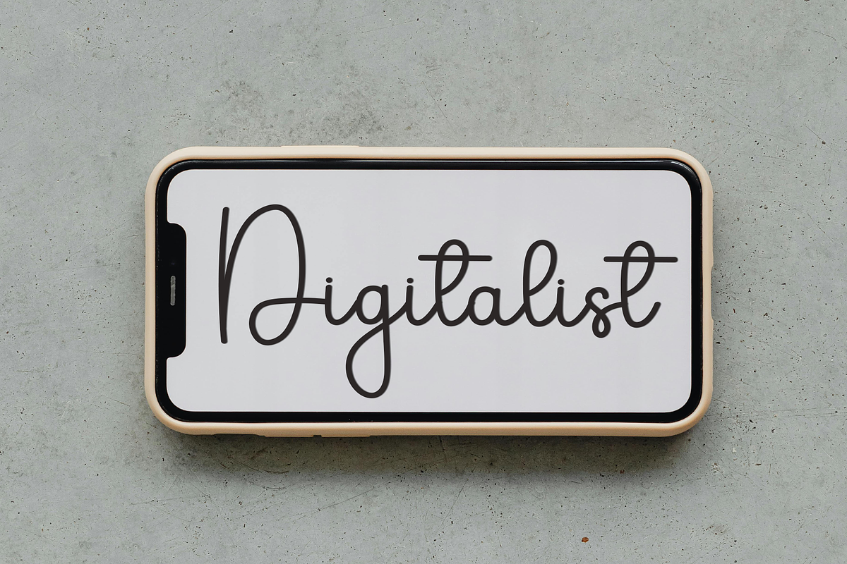 Present Handmade, a Handwritten Font by InermediaSTUDIO (Photo 8 of 8)