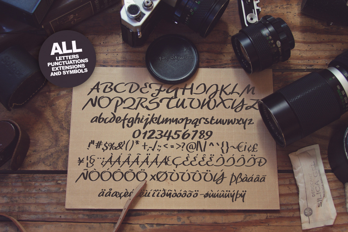 Maddox Brush Typeface preview 2