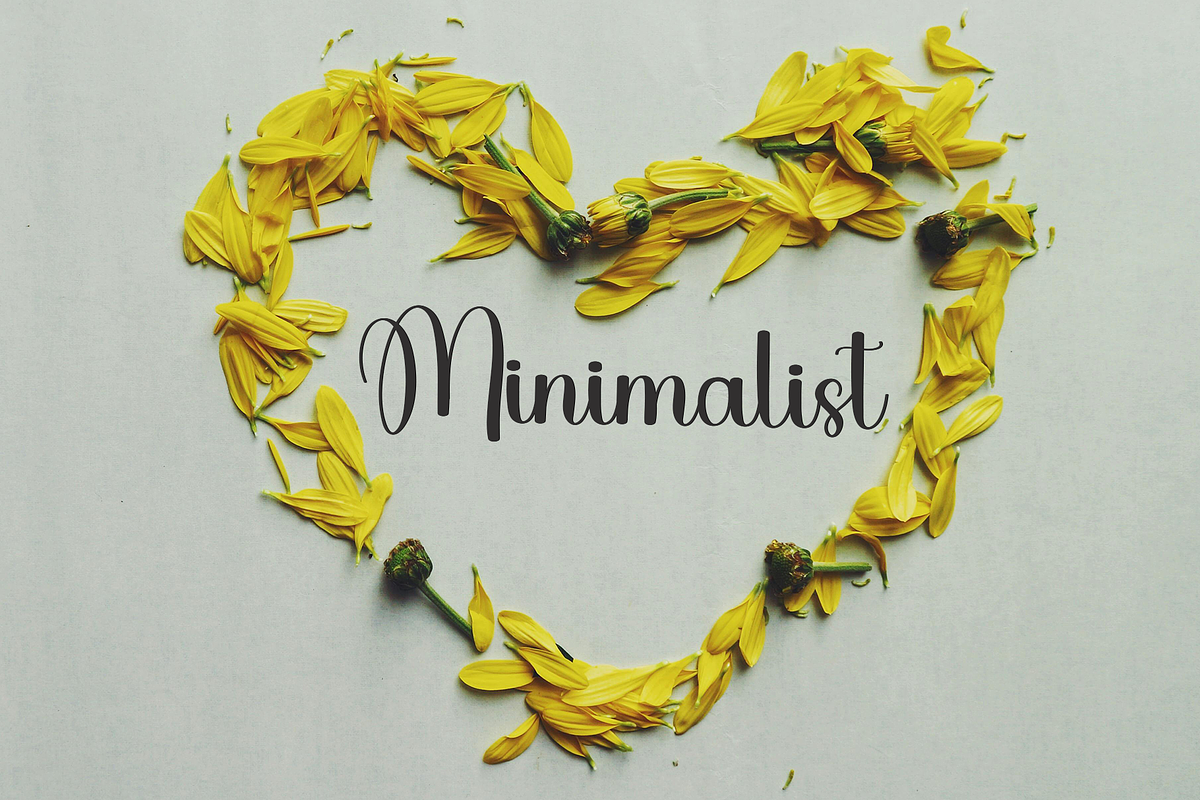 Earring, a Handwritten Font by InermediaSTUDIO (Photo 5 of 8)