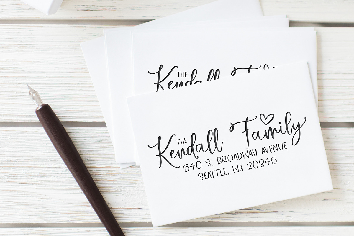 Hey Bombshell Font Family preview 2