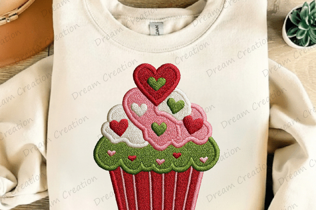 Faux Yarn Crochet Valentines Cupcake, an Illustration by Dream Creation (Photo 2 of 5)