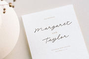 Phillia - Minimalist Signature Font, a Script Font by Sarid Ezra (Thumbnail 7 of 8)