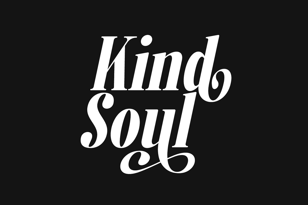 Flumine, a Serif Font by Zelda Graphic (Photo 2 of 7)