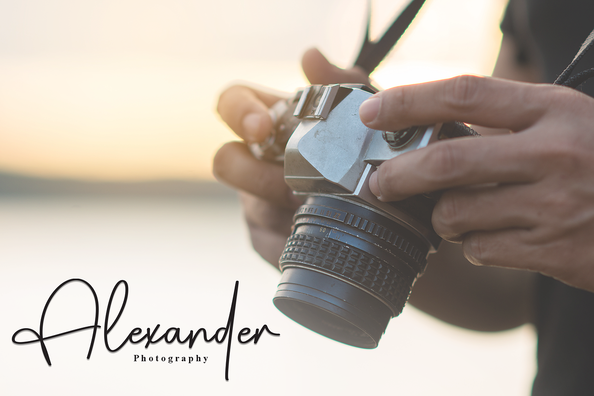 Vintage Signature | Script Font, a Handwritten Font by Scratchones (Photo 5 of 8)