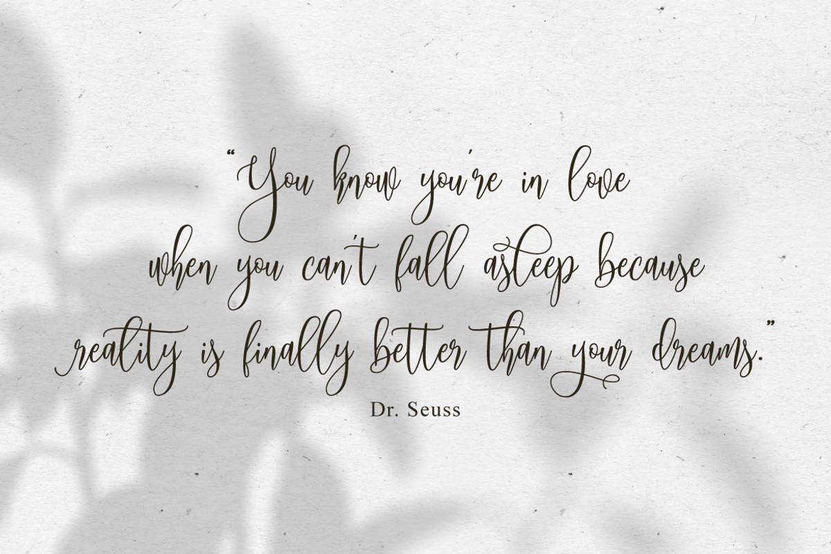 Mollinda - Modern Script Typeface, a Script Font by tebaltipislab (Photo 2 of 10)